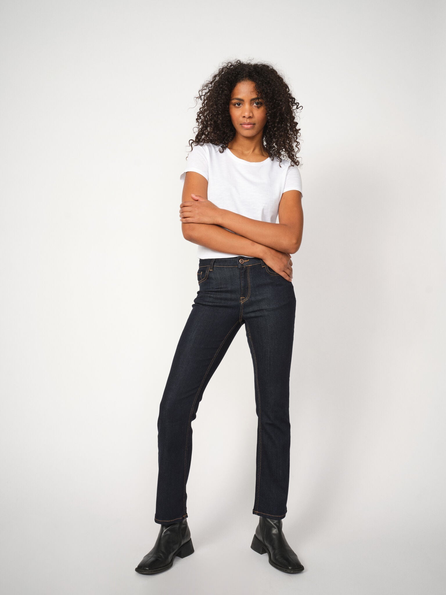 Modelshot / Dark Blue / Detail